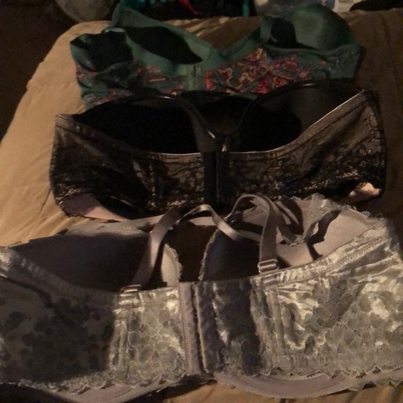 Bras - Picture 2 of 2